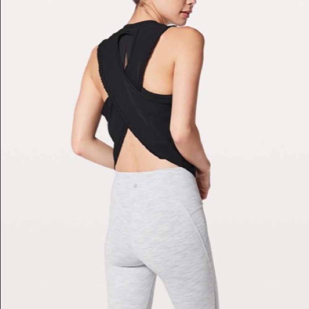 NWT Lululemon Fast as Light Tank SE Frilled. Black. Size 10 - Picture 2 of 7